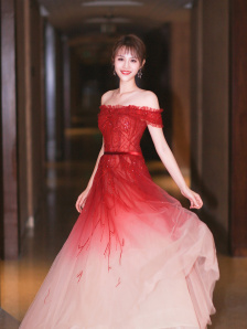 美女百分百露